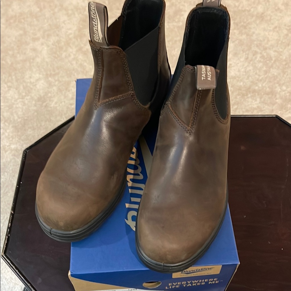 Blundstone Brown Leather Chelsea Boots